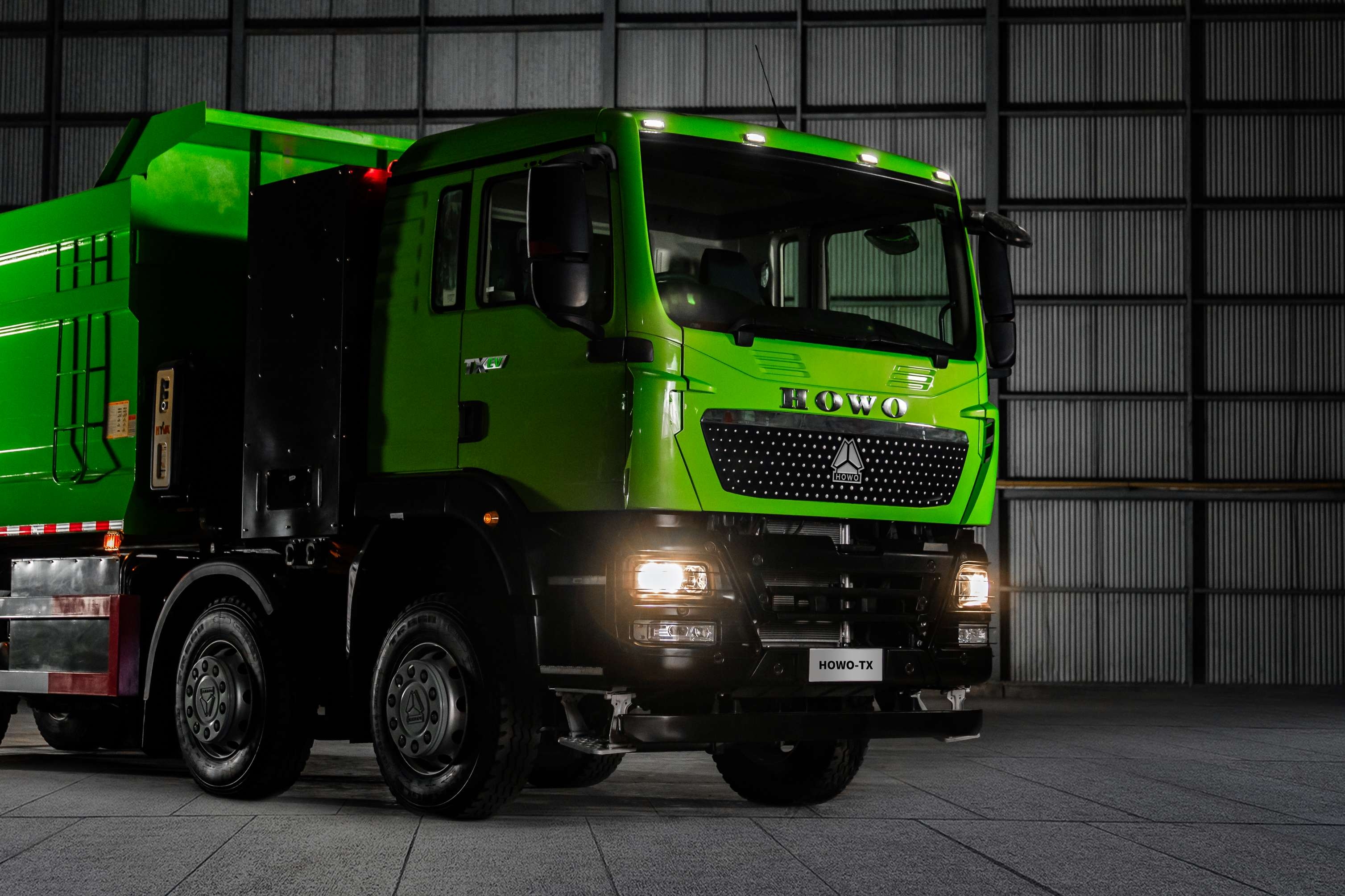 HOWO-TX EV 8x4 Tipper (10)