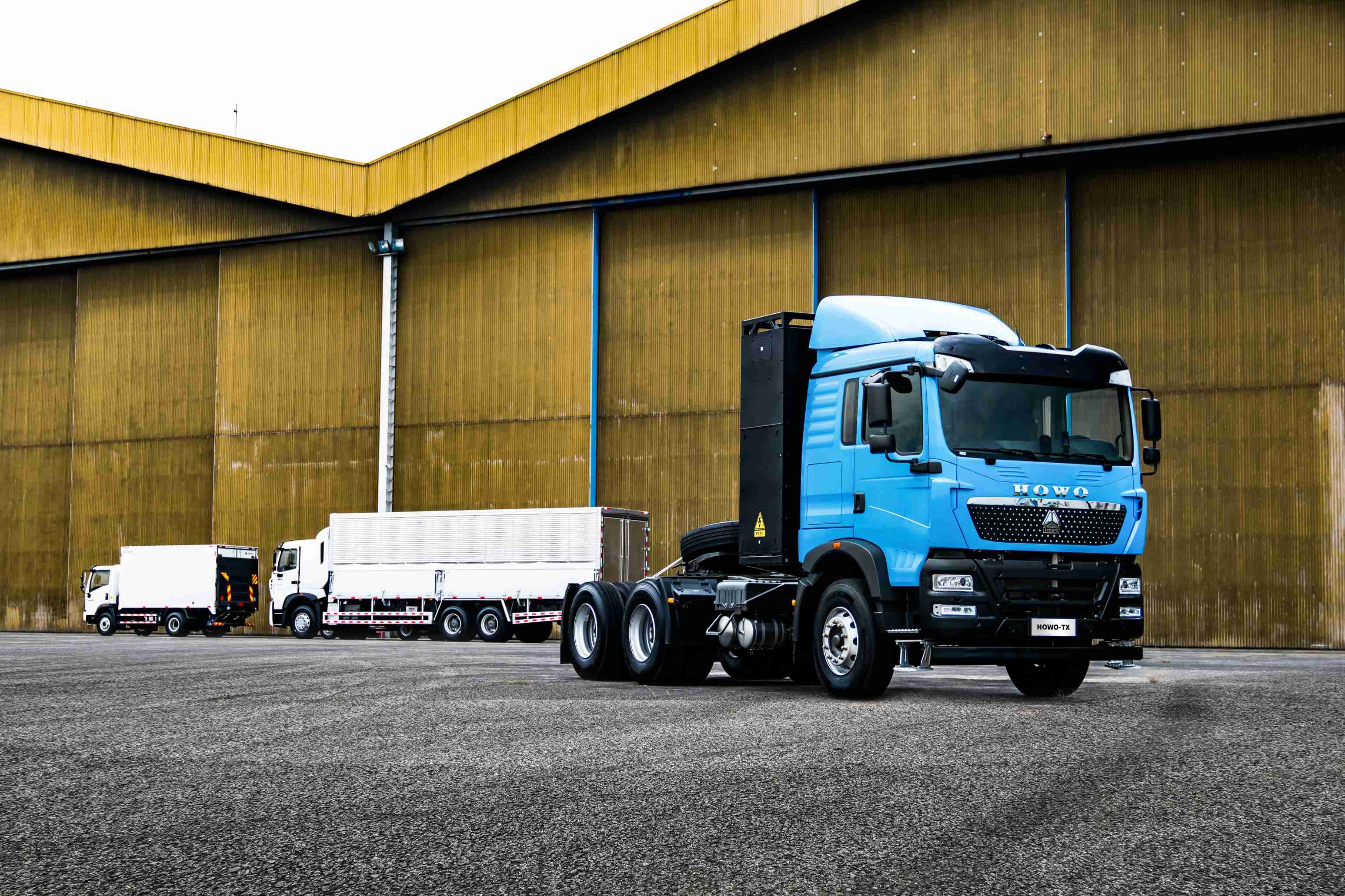 HOWO-TX EV 6x4 tractor (1)