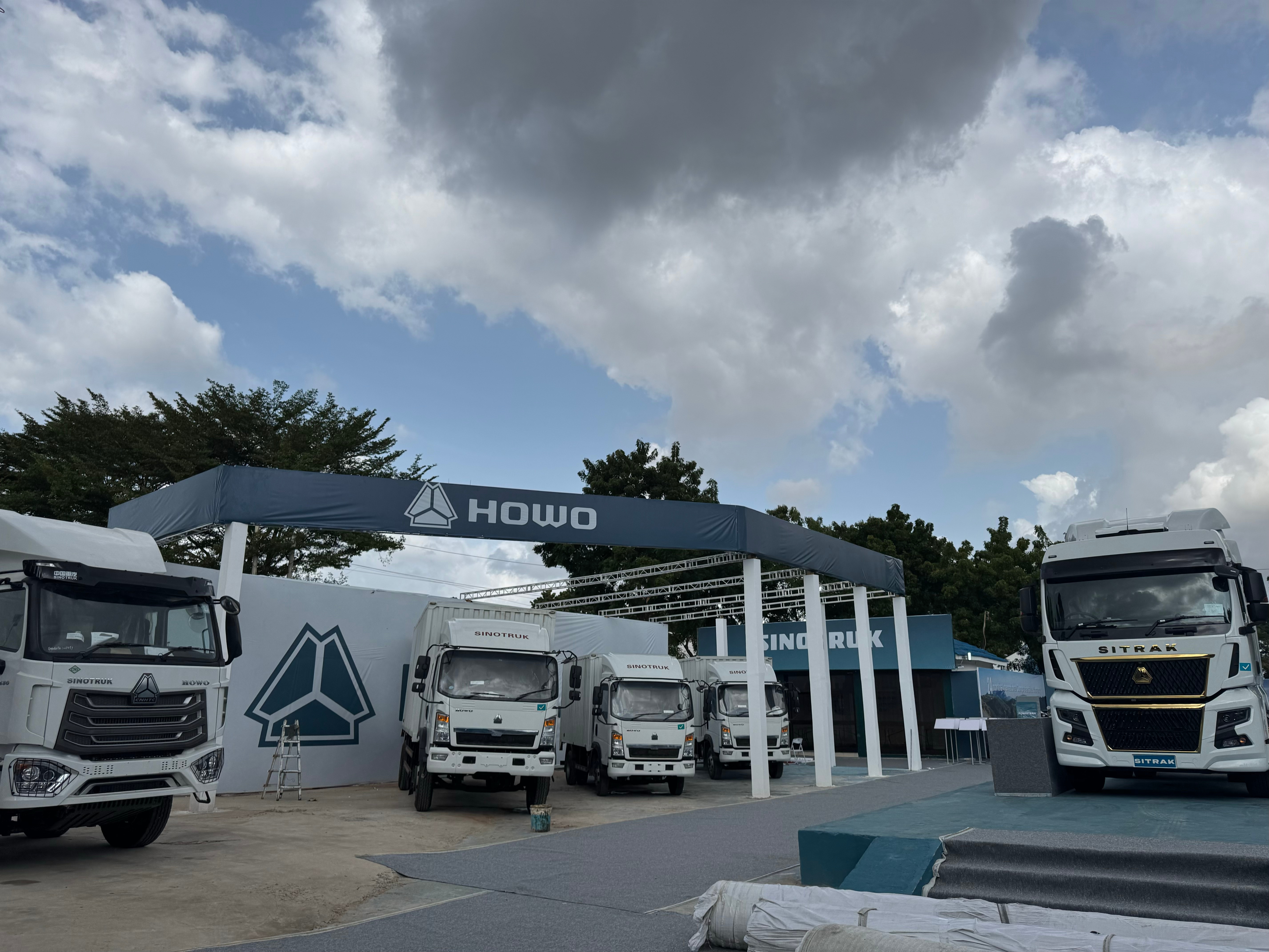 中國(guó)重汽閃耀亮相坦桑尼亞Sabasaba展